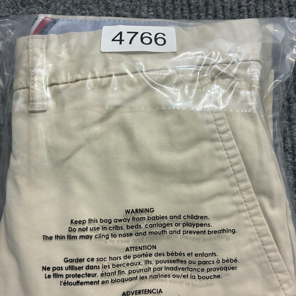 Tommy Hilfiger Mens Chino Shorts Size 36 Beige Cotton Flat Front Mid Rise - Picture 9 of 9